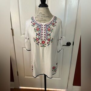 Justify White Floral Embroidered Tunic